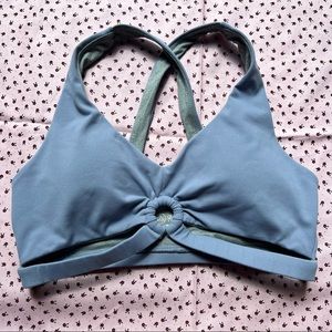 Queenieke Ring Front Cutout Sports Bra